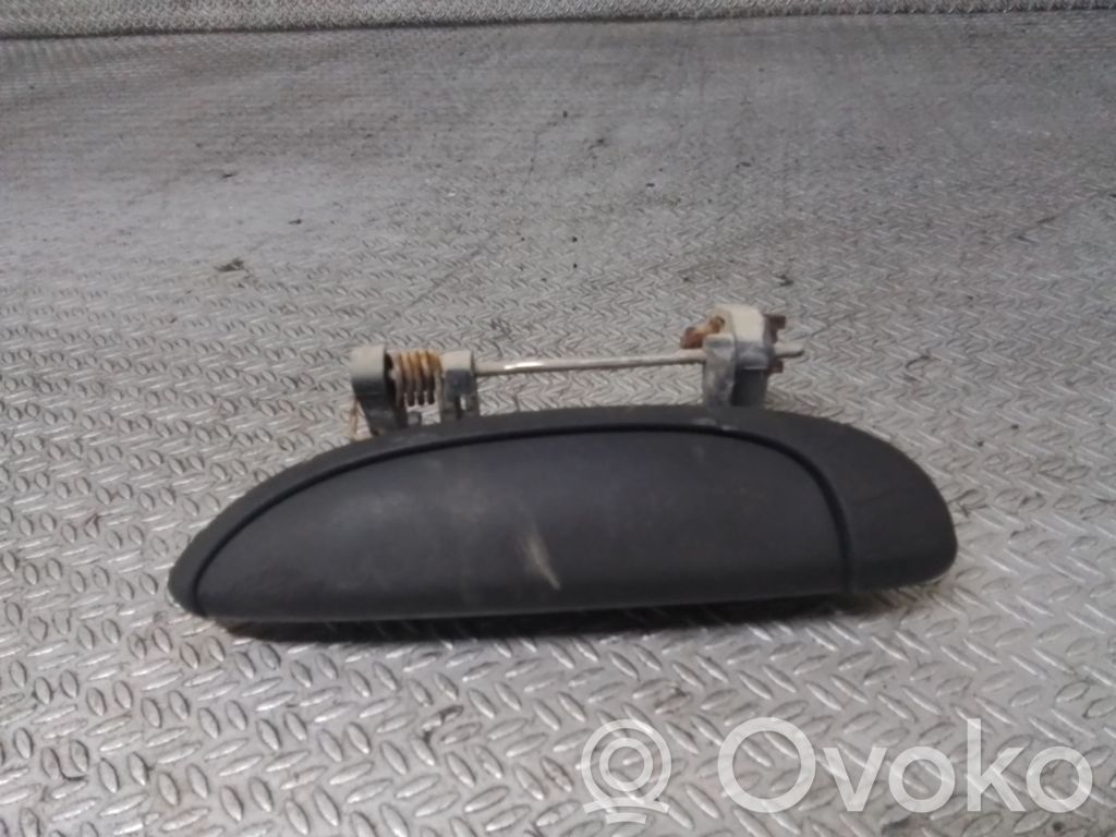 Renault Thalia I Manecilla externa puerta trasera 