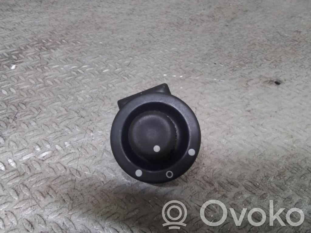 Renault Thalia I Wing mirror switch 