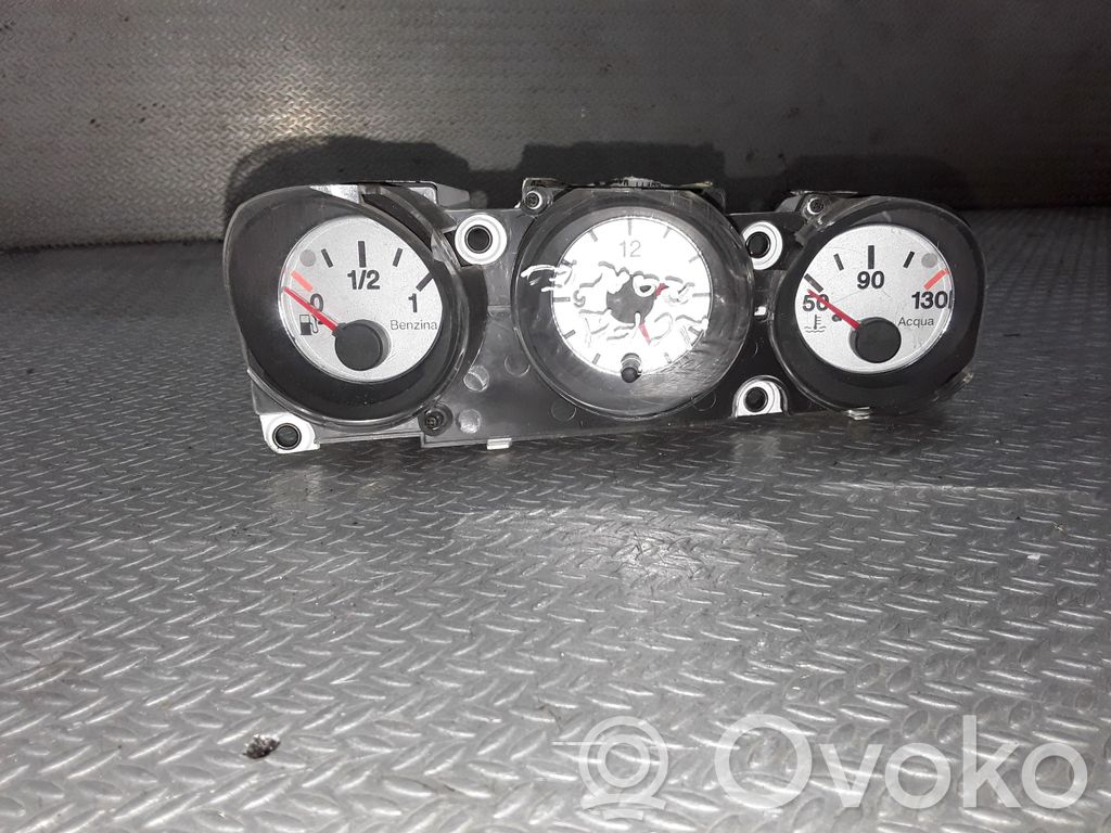 Alfa Romeo 156 Nopeusmittari (mittaristo) 