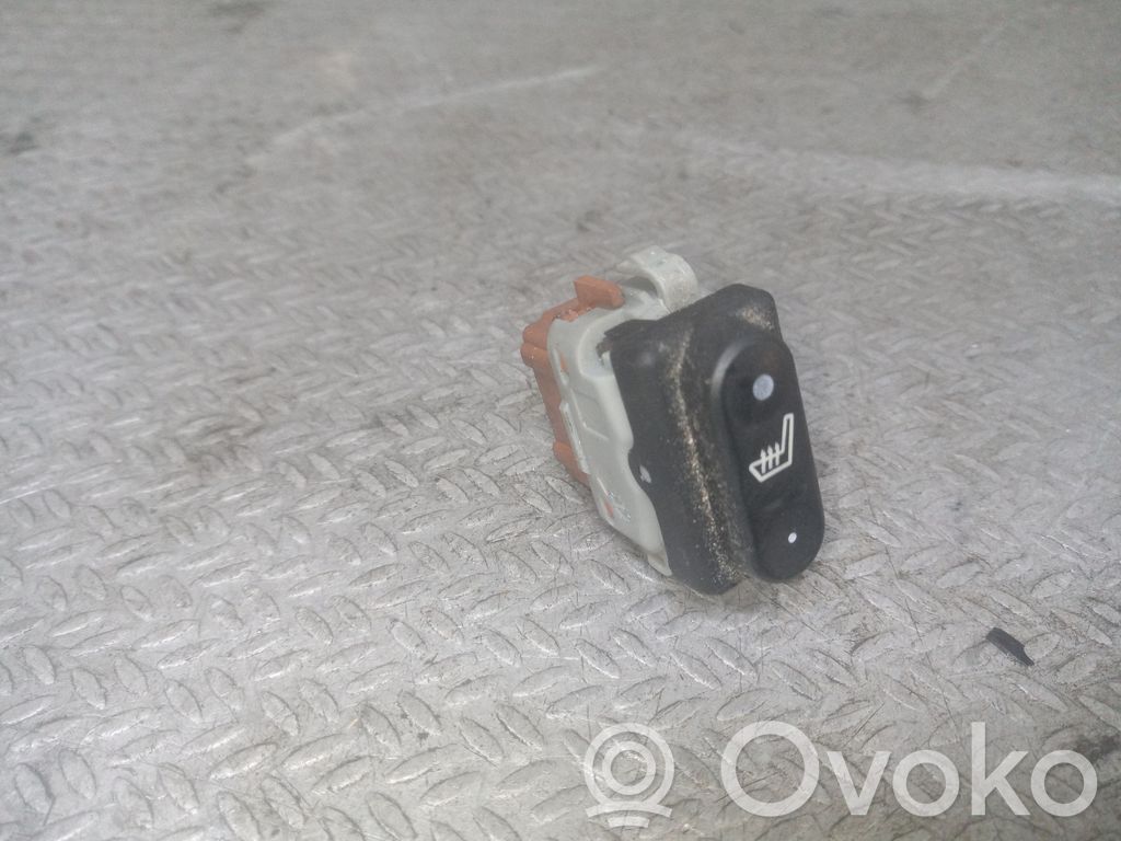 Nissan Qashqai Seat heating switch 