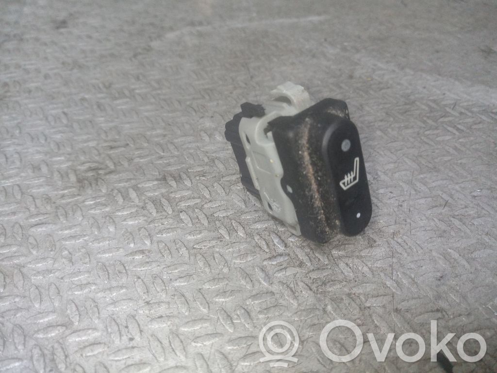 Nissan Qashqai Seat heating switch 