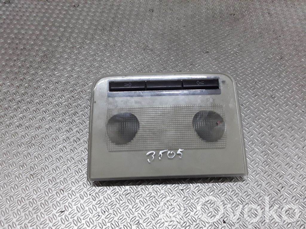 Luz del asiento trasero   18041040E