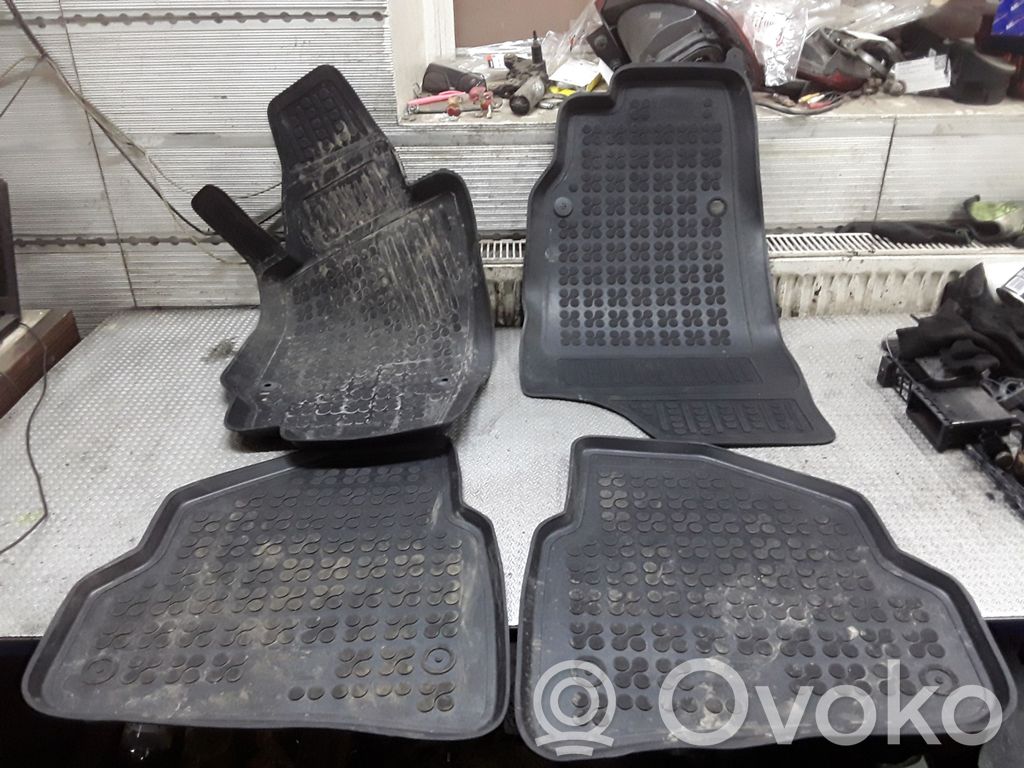 Seat Ibiza IV (6J,6P) Kit tapis de sol auto