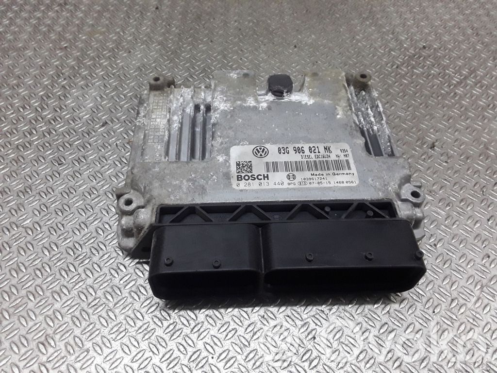 Moottorin ohjainlaite/moduuli   03G906021NK,0281013440