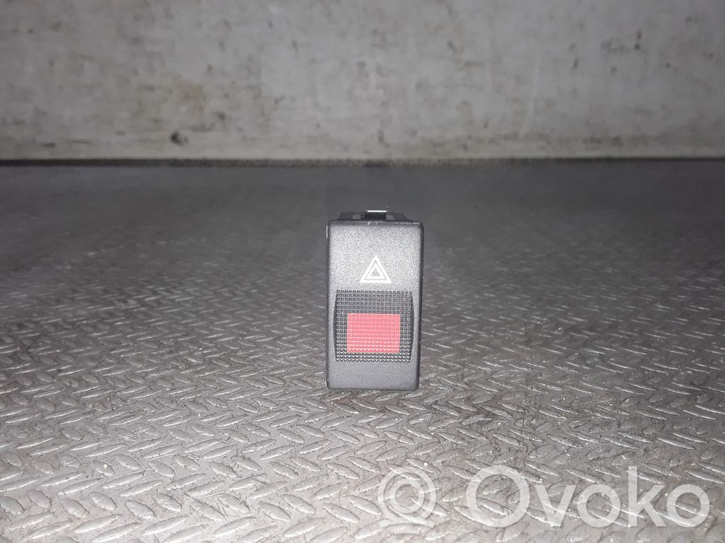 Hazard light switch   8D0941509C