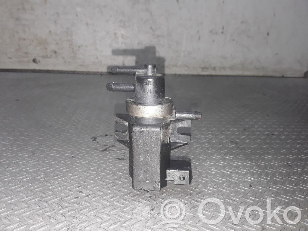 Volkswagen PASSAT B5 Zawór podciśnienia / Elektrozawór turbiny 