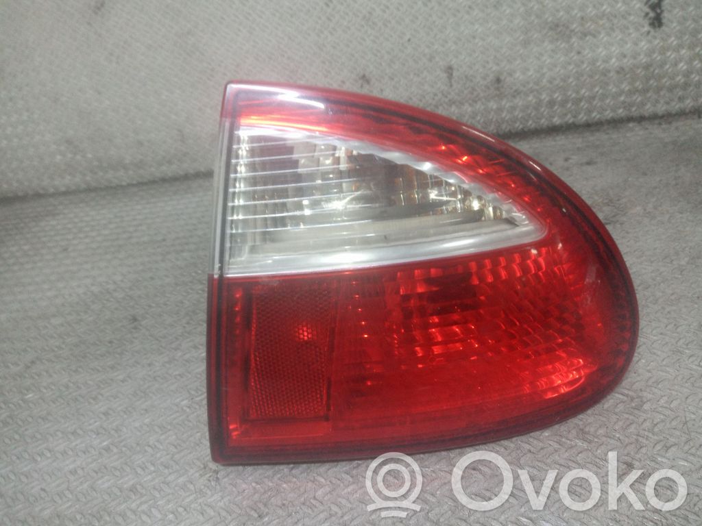 Seat Leon (1M) Aizmugurējais lukturis virsbūvē 