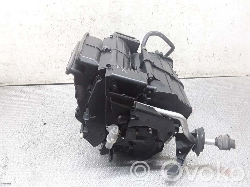 Montaje de la caja de climatización interior   27110CL70A