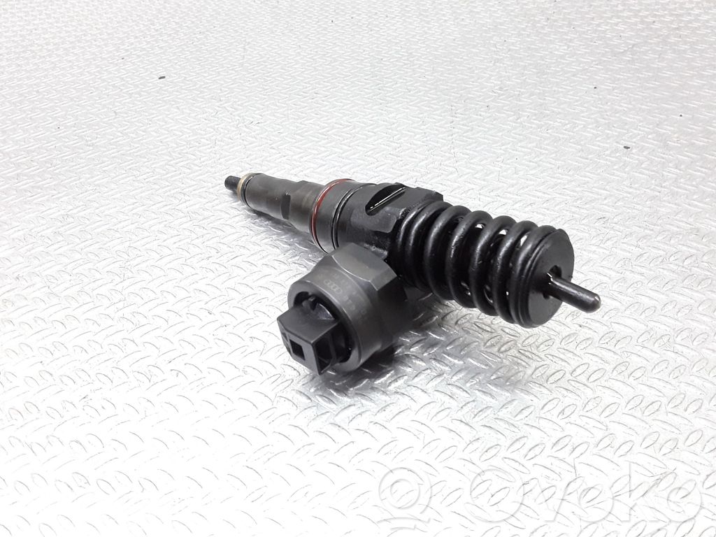 Inyector de combustible   038130073AC