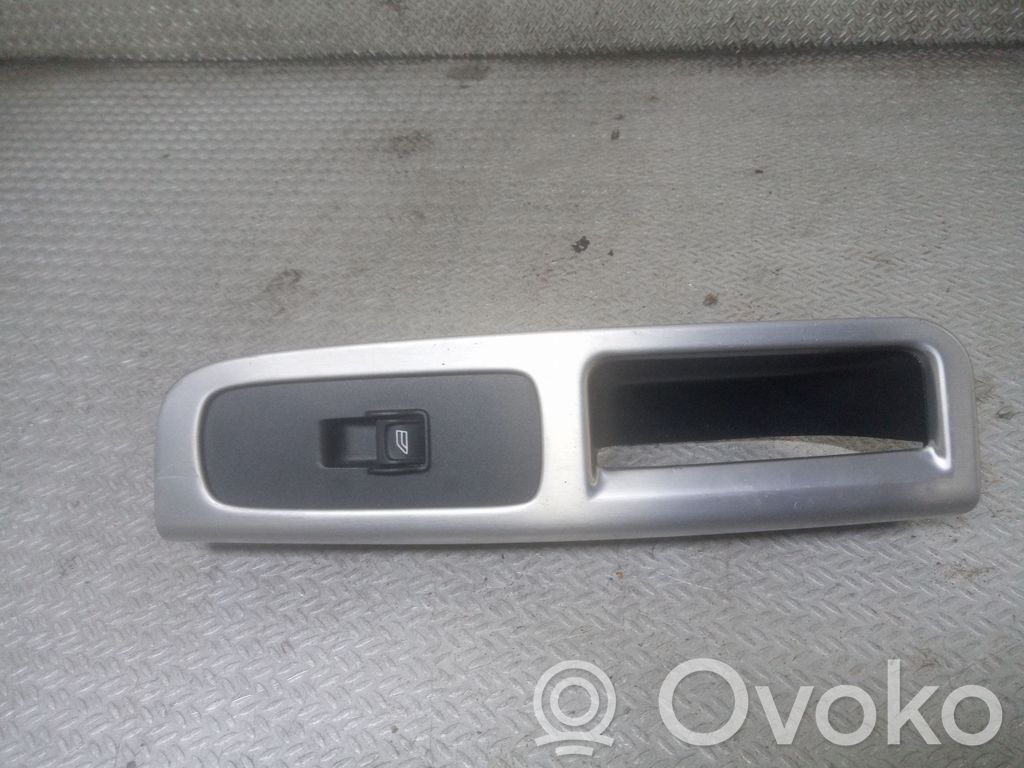 Comutator comandă geamuri electrice   8663815