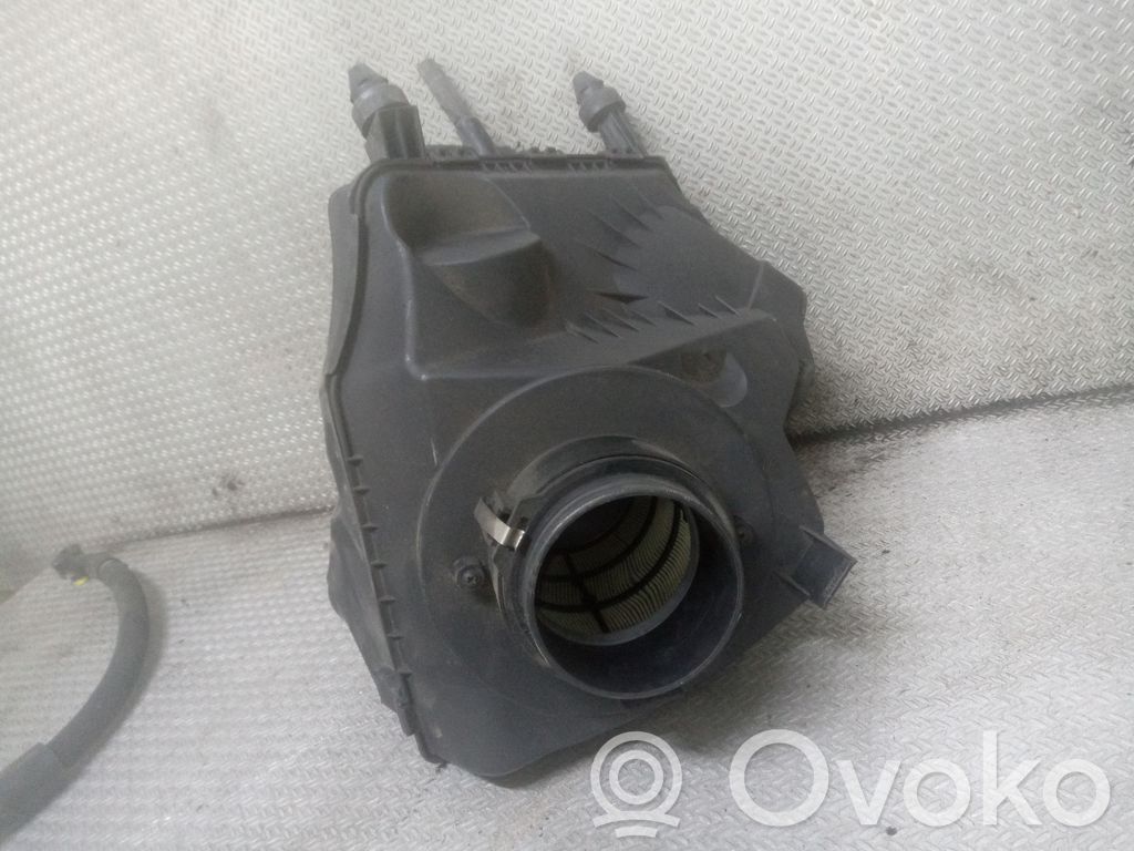 Air filter box   4F0133835F