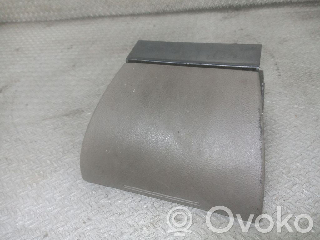 Ashtray (front)   8Z085795142R