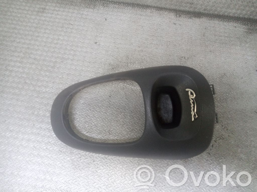 Consola de plástico de la palanca de cambios   V97FB7E034