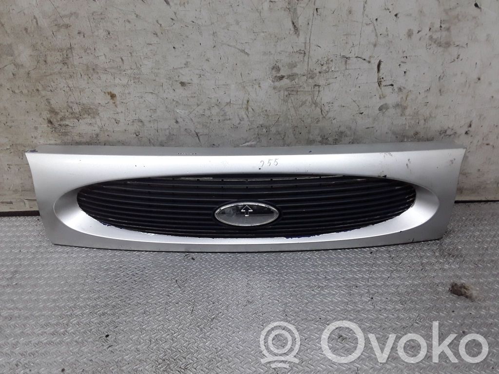 Ford Fiesta Front bumper upper radiator grill 
