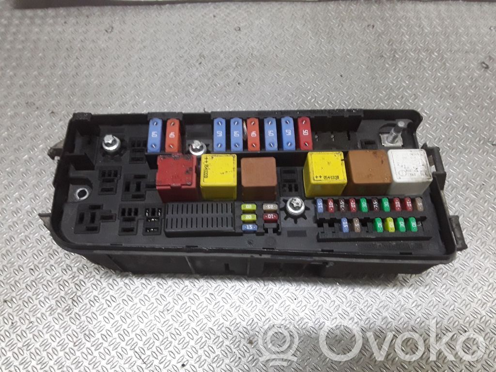 Opel Vectra C Fuse module 