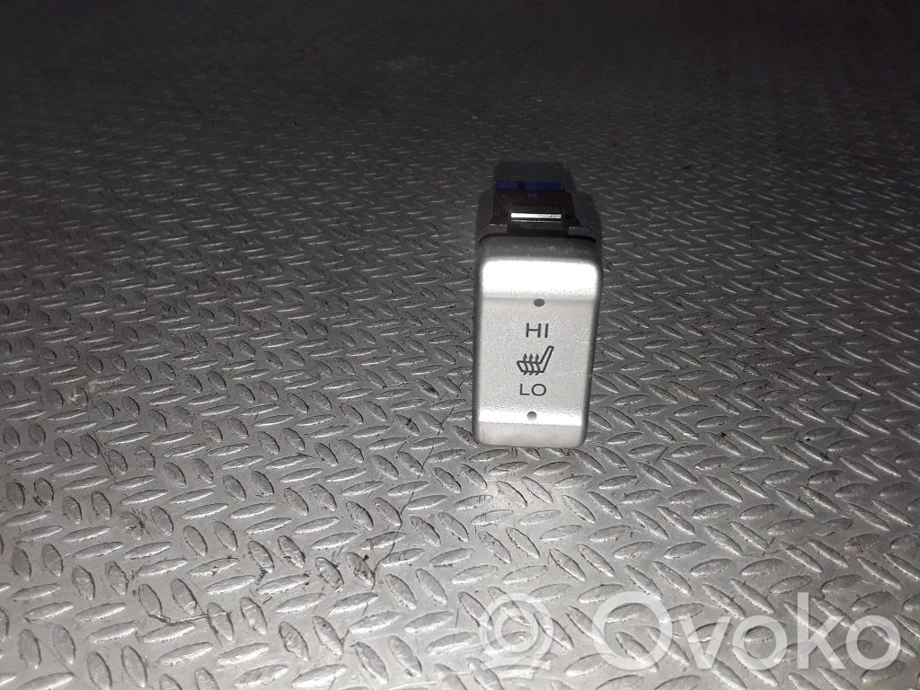 Schalter Sitzheizung   M26306A