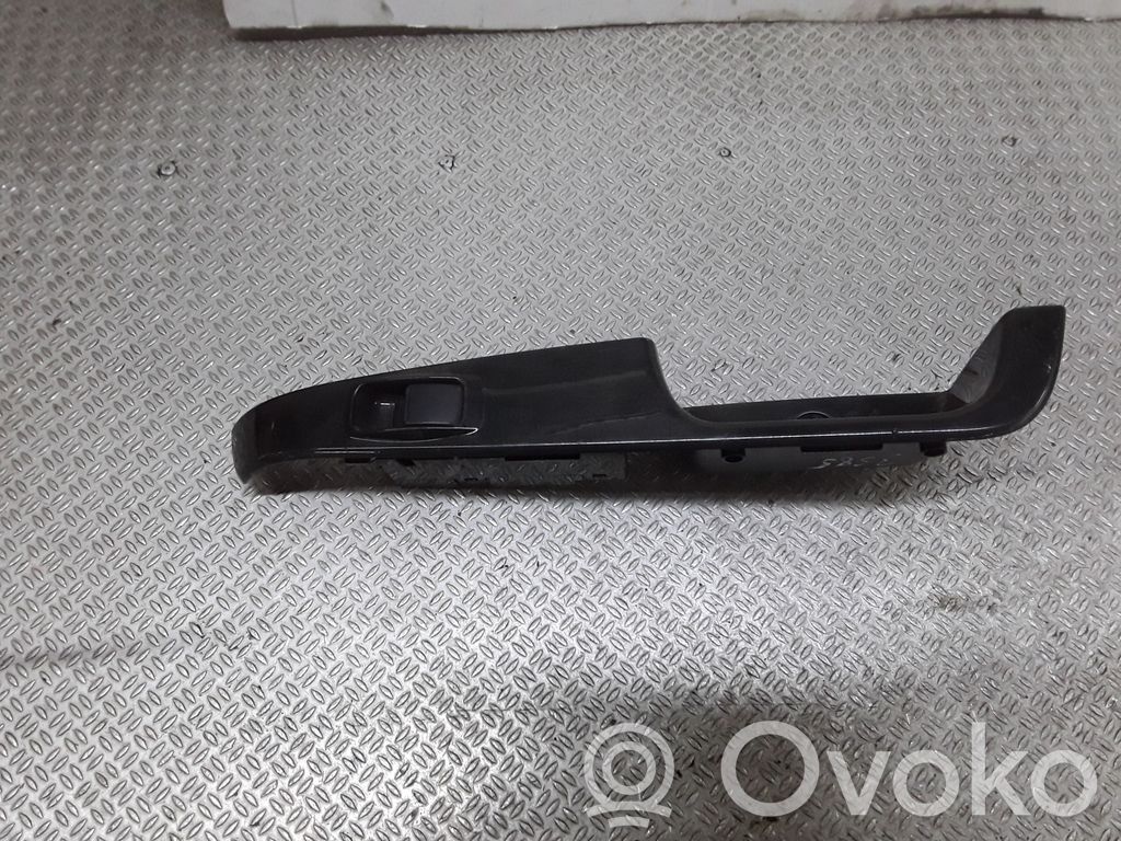 Electric window control switch   MR502239