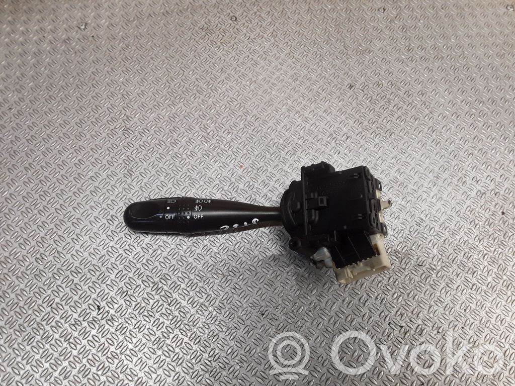 Toyota Corolla E120 E130 Palanca de intermitentes 