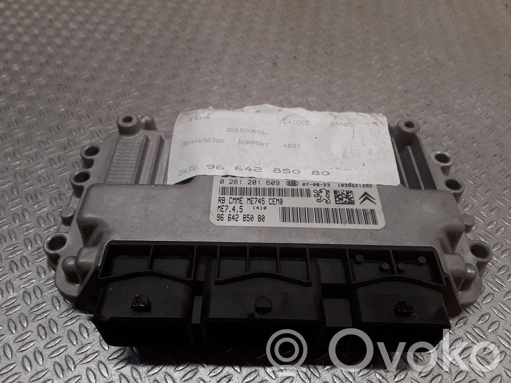 Citroen C4 I Variklio valdymo blokas 
