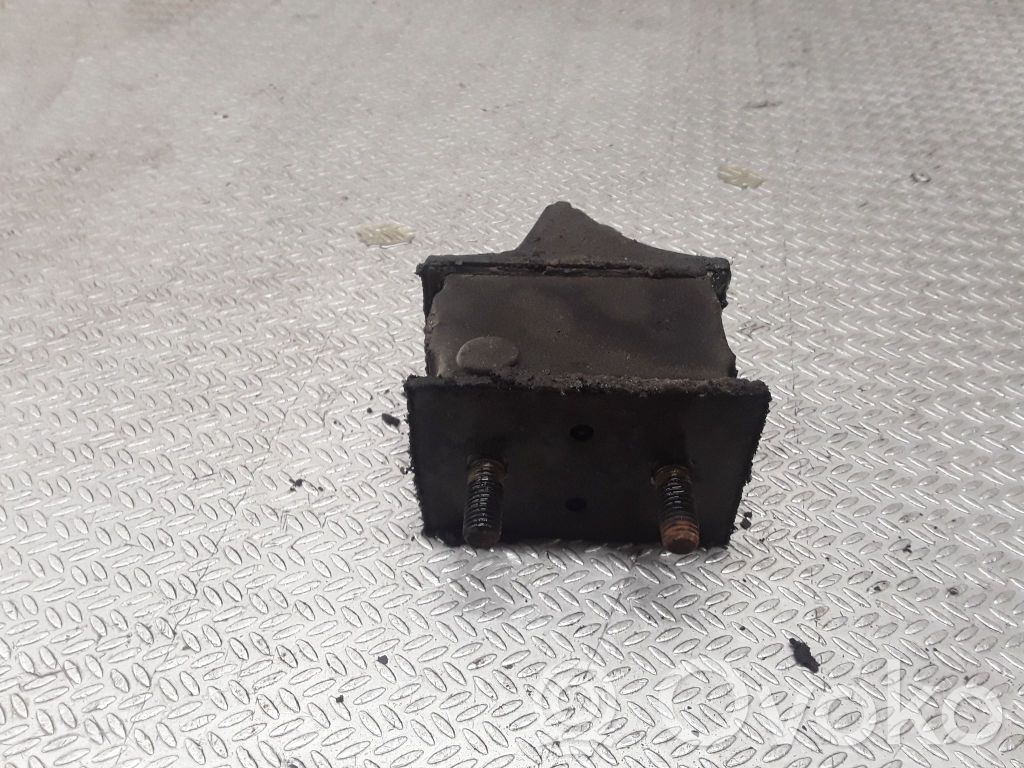 Mercedes-Benz Sprinter W901 W902 W903 W904 Engine mount bracket 