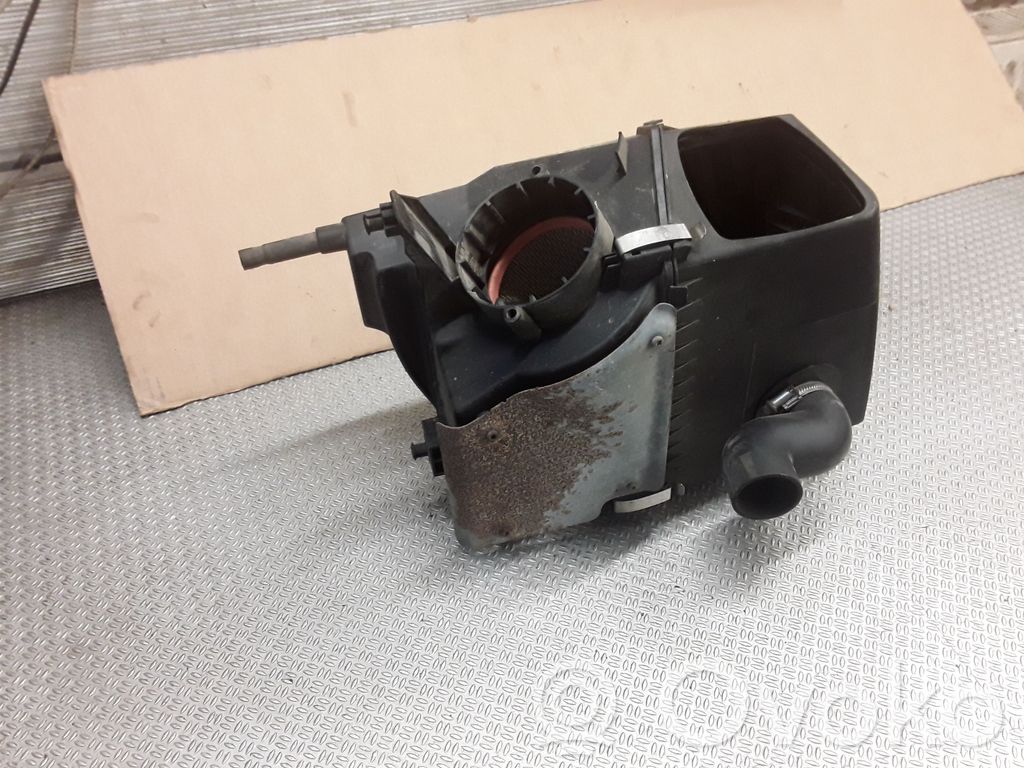 Air filter box   4F0133835M