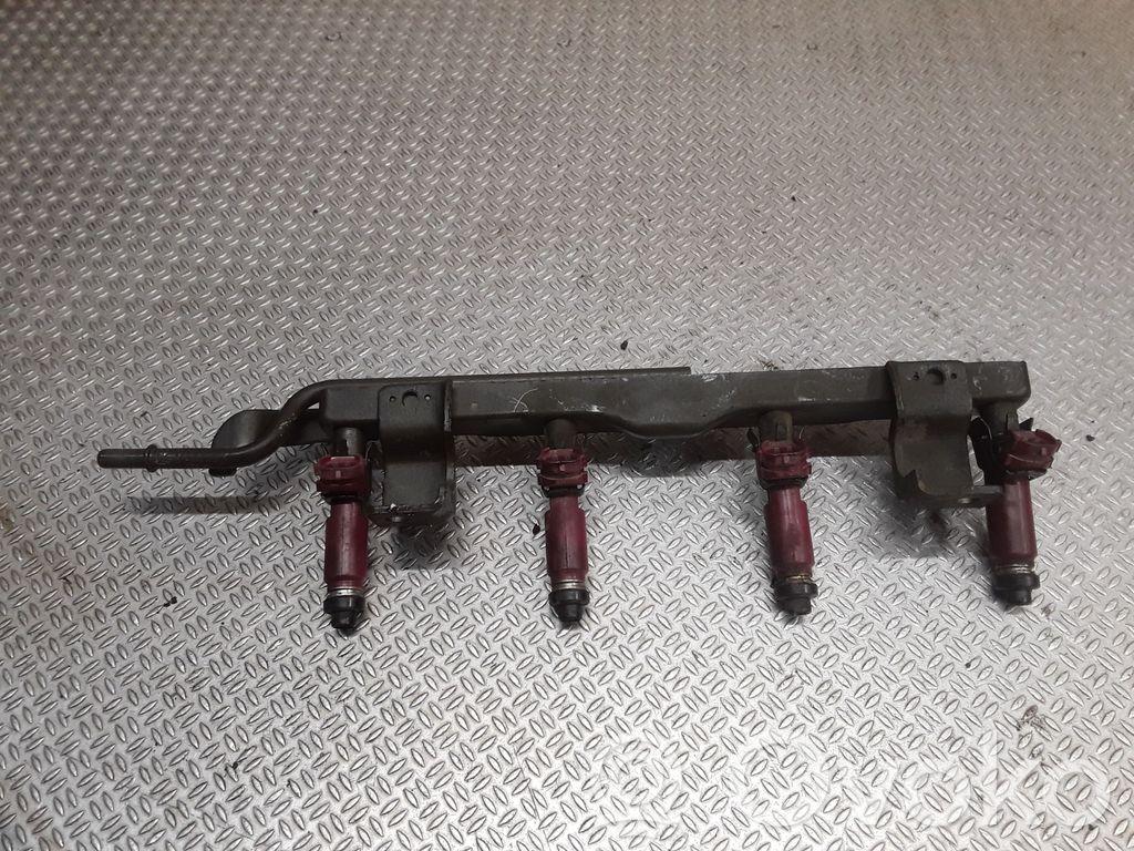 Mazda 3 I Polttoainesuutinsarja 