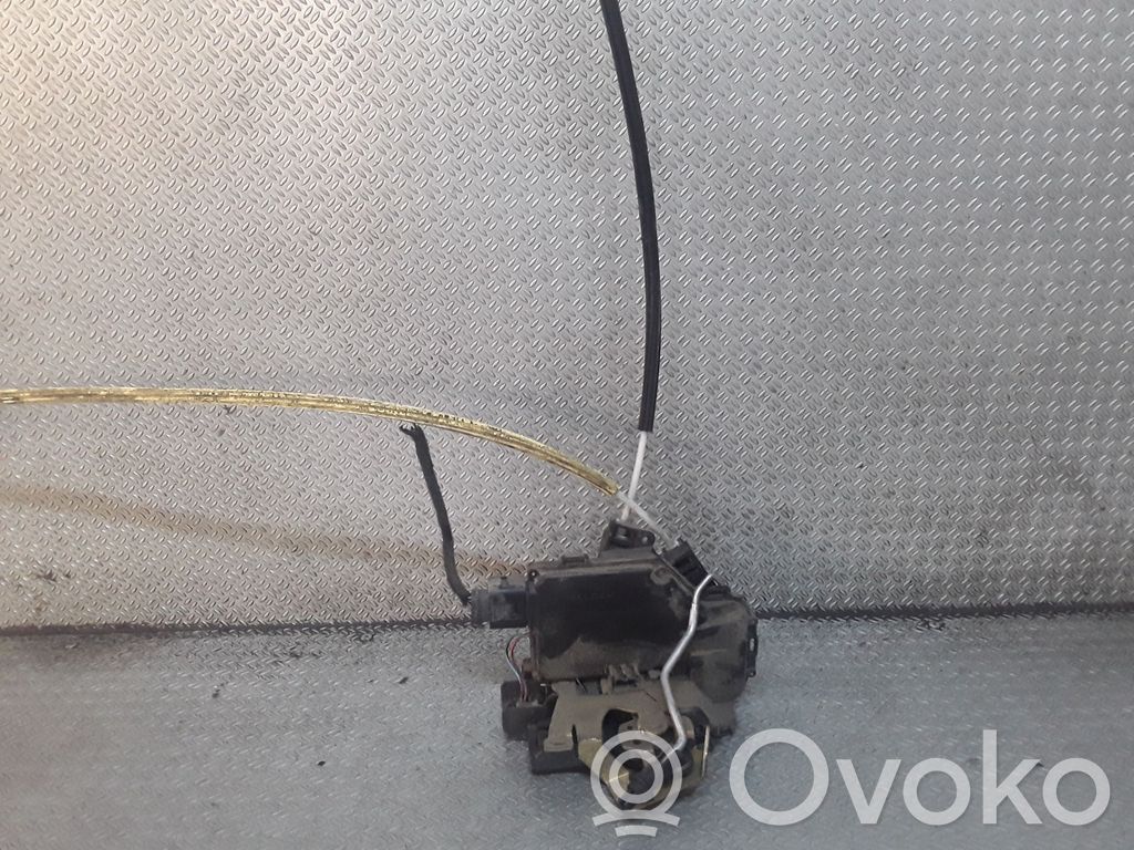 Audi A6 S6 C5 4B Takaoven lukko 