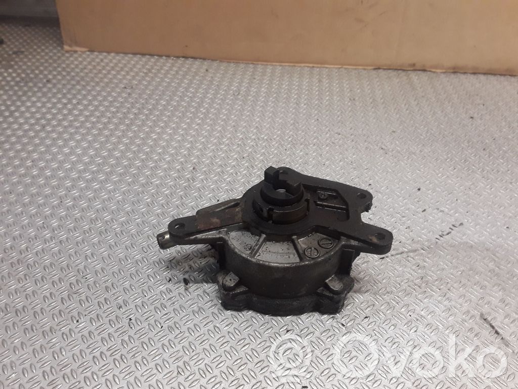 Mercedes-Benz E W211 Bomba de vacío 