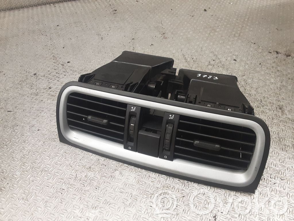 Skoda Fabia Mk2 (5J) Rejilla de ventilación central del panel 
