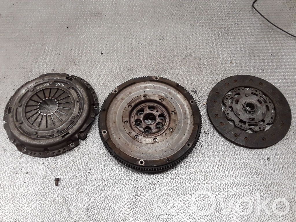 Volkswagen Golf IV Kit d'embrayage 