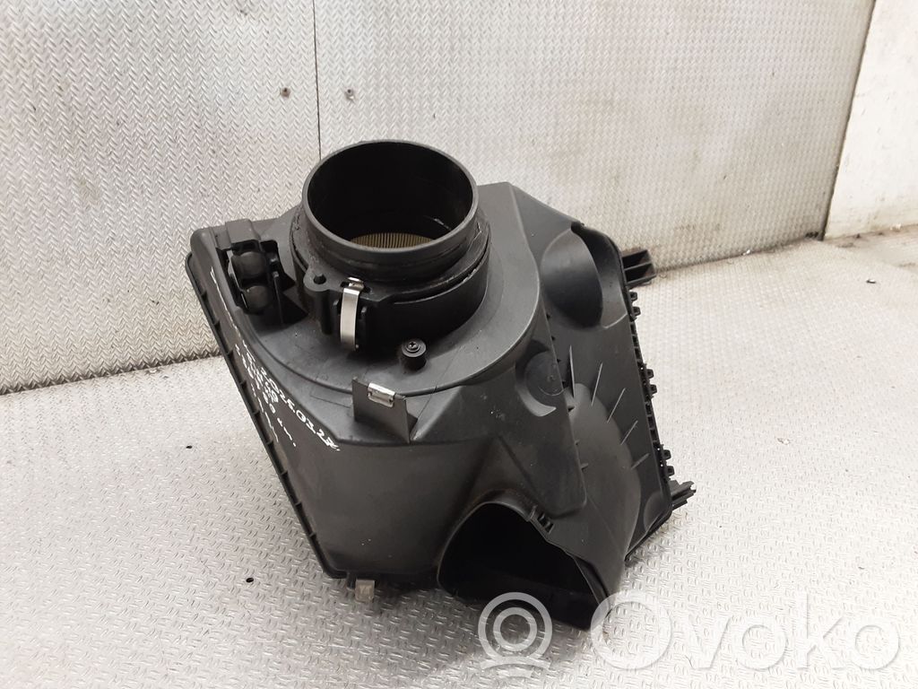 Air filter box   4F0133835E
