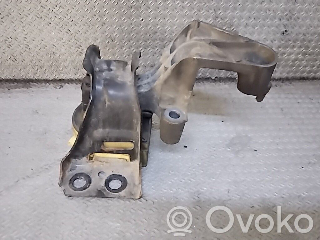 Renault Clio III Engine mount bracket 