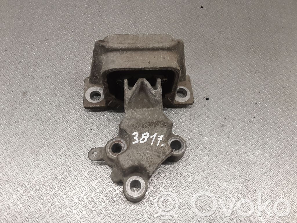 Renault Twingo II Engine mount bracket 