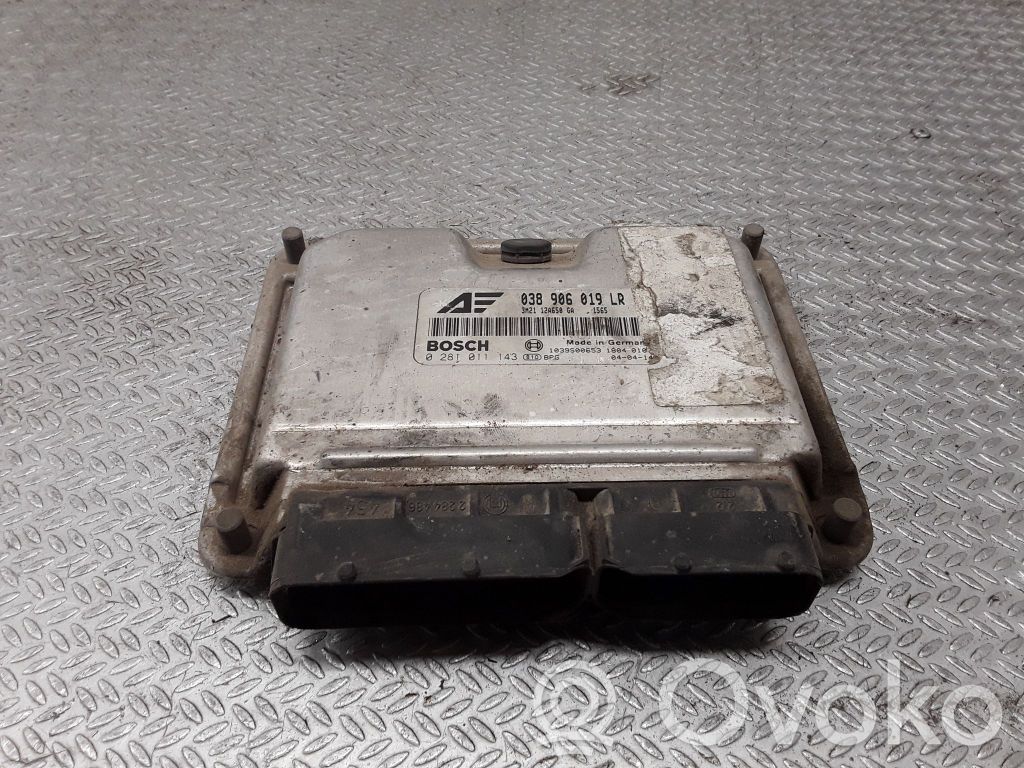 Unidad de control/módulo del motor   038906019LR,0181011143