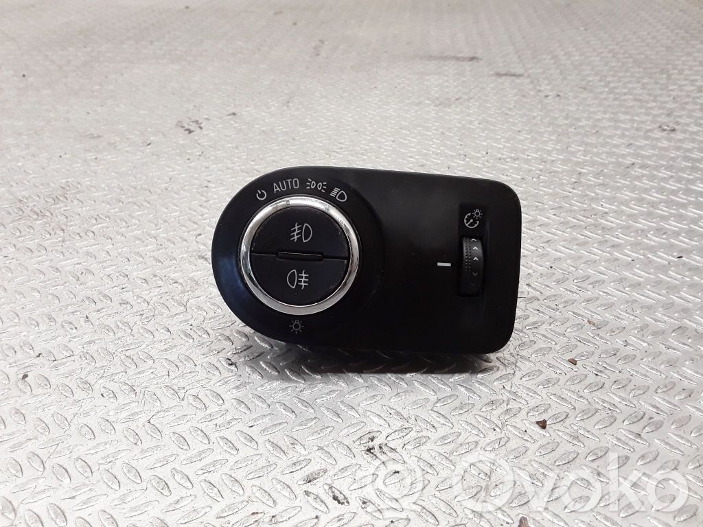 Opel Zafira C Light switch 