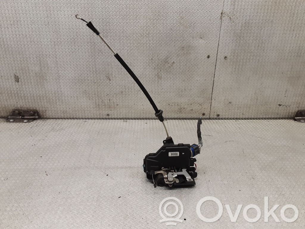 Zamek drzwi przednich   3D1837016