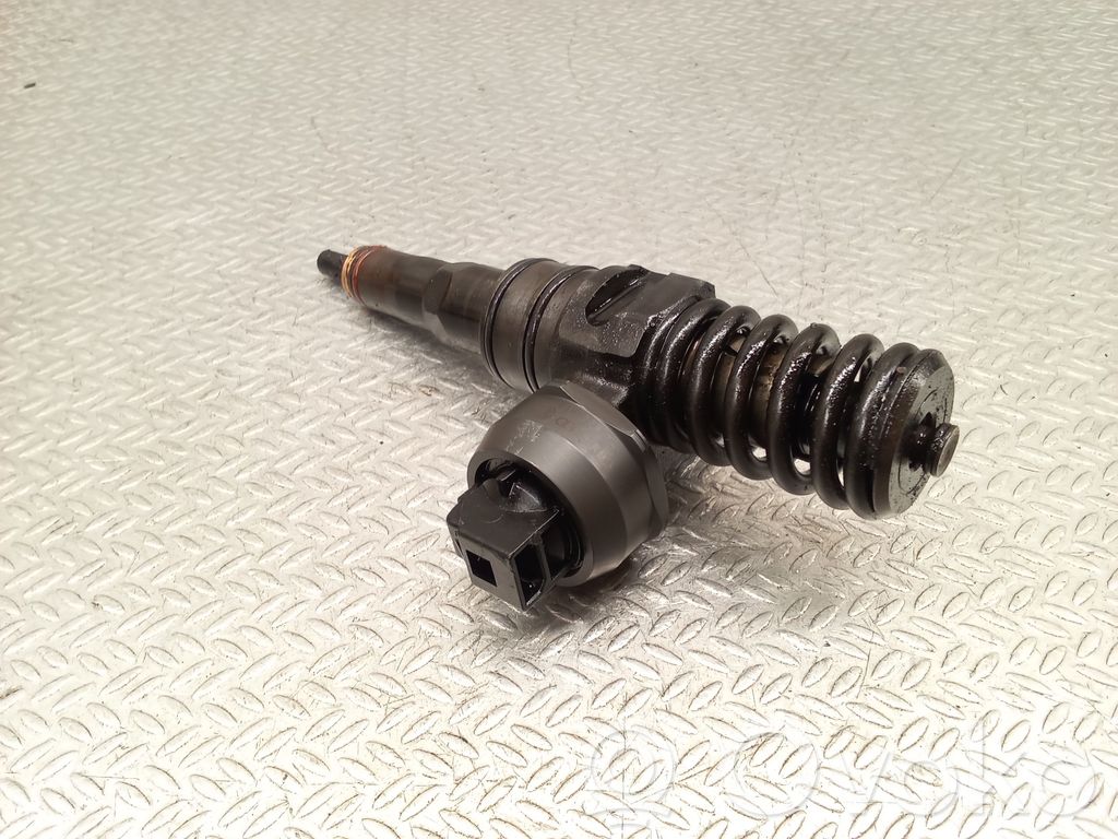Inyector de combustible   045130073T