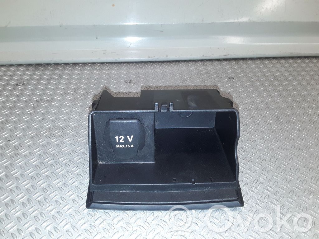 Cenicero del coche   A1696801050