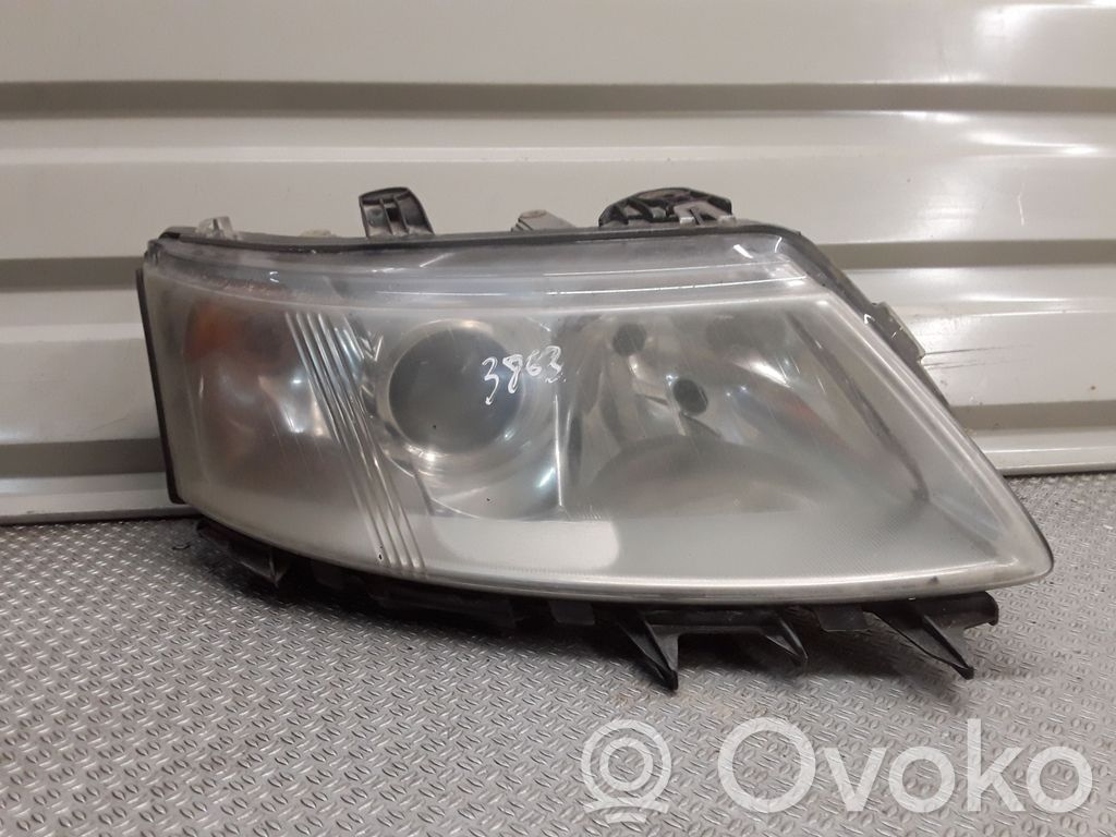Headlight/headlamp   155820RE