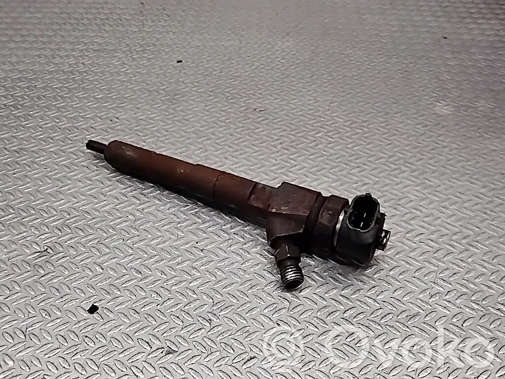 Injecteur de carburant   0445110327