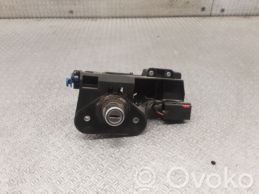 Opel Meriva A Spynelė galinio dangčio (išorėje) 