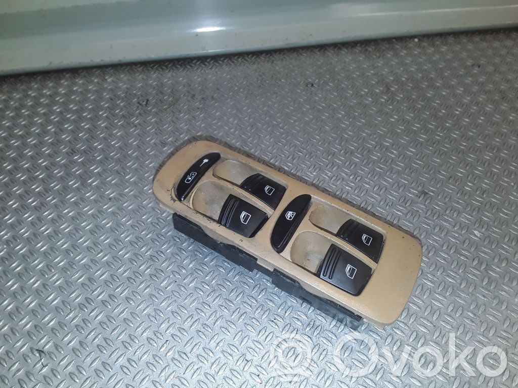 Interruptor del elevalunas eléctrico   7L5959857A