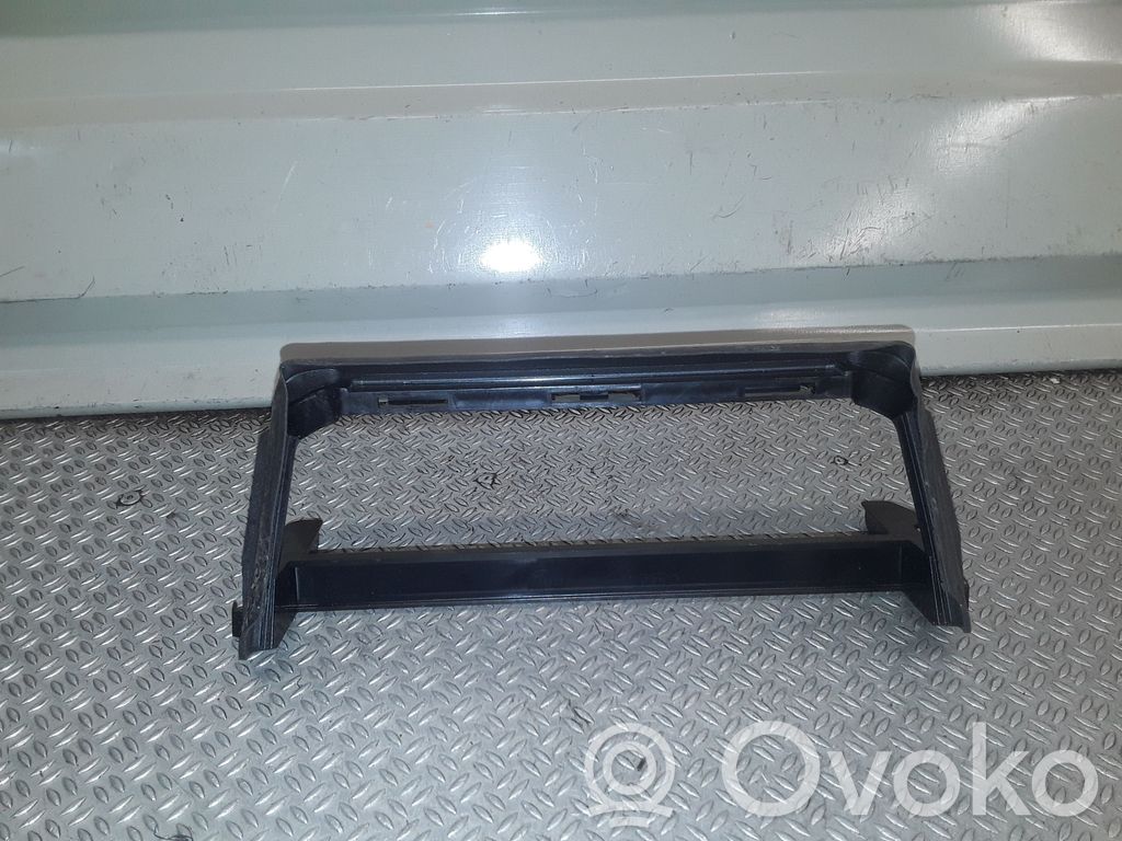 Otras partes del panel de instrumentos   7L5858517