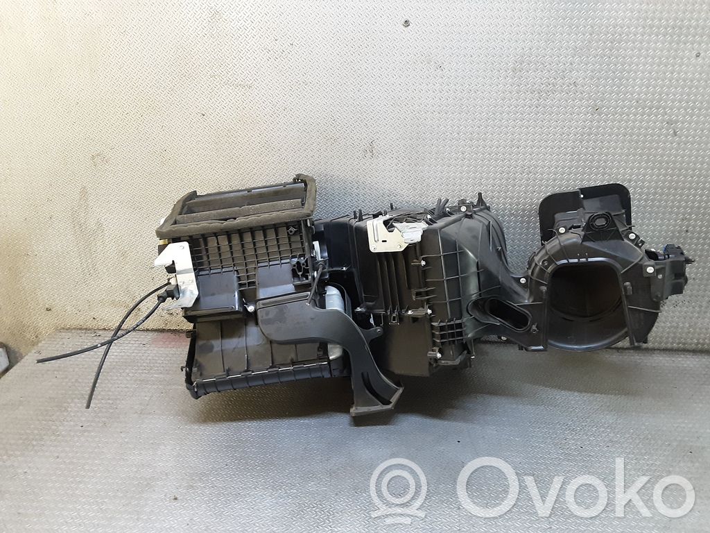 Volkswagen Transporter - Caravelle T5 Ansamblu cutie climatizare interioară 