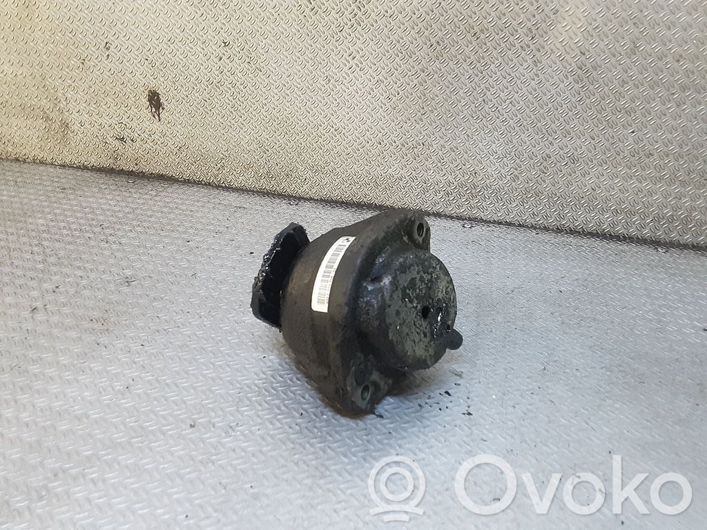 Engine mount bracket   677072601
