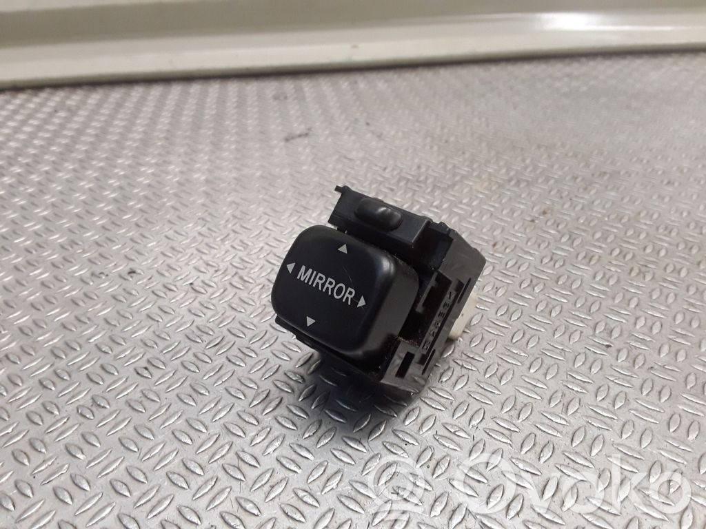 Toyota Yaris Verso Wing mirror switch 