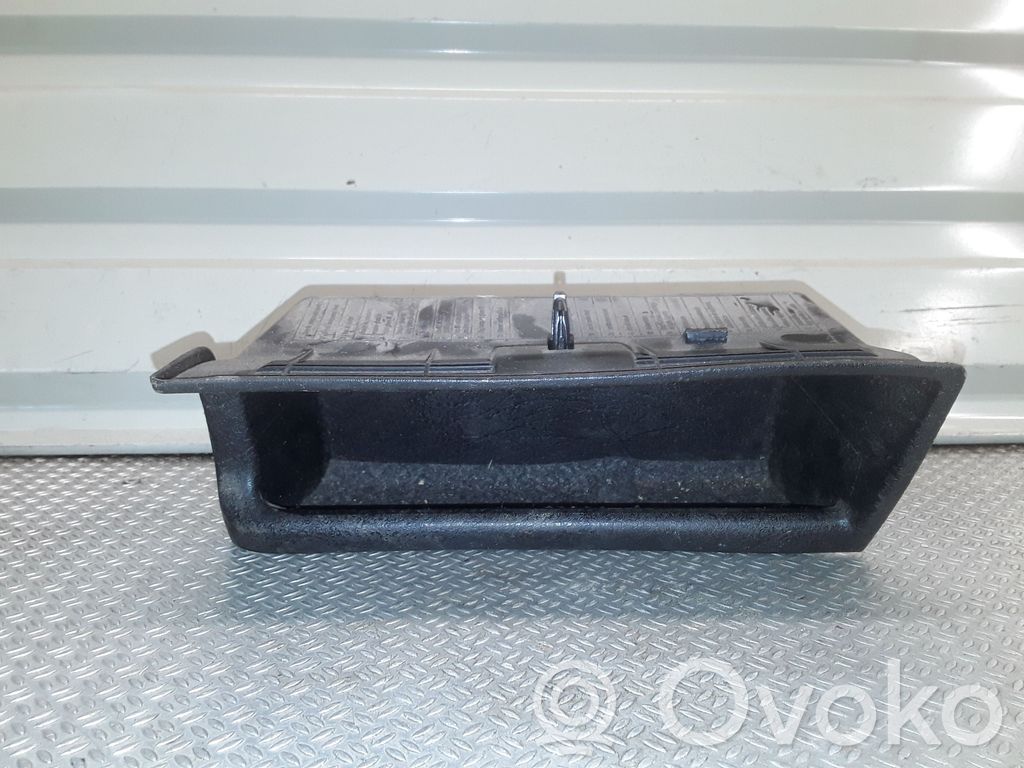 Volkswagen Golf II Schowek deski rozdzielczej 