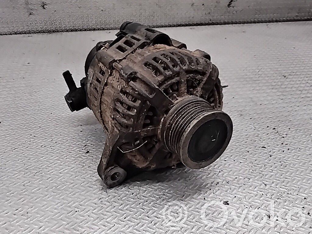 KIA Carens I Alternador 