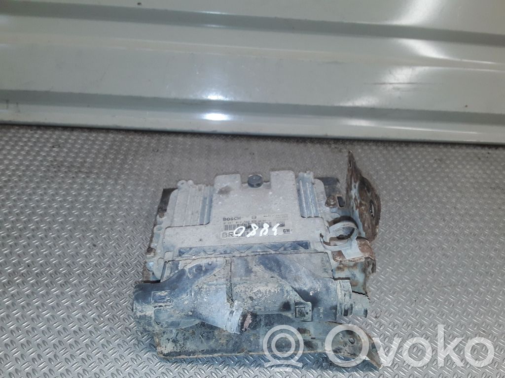 Moottorin ohjainlaite/moduuli   0281012549