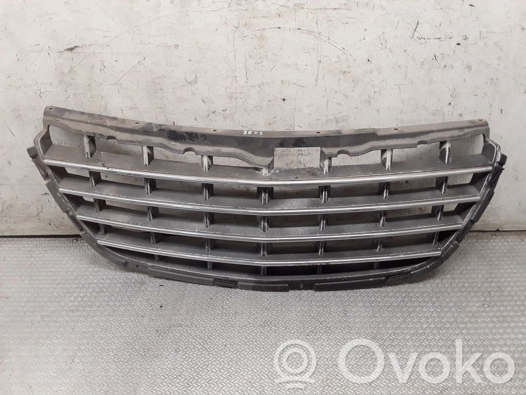 Chrysler Pacifica Front bumper upper radiator grill 